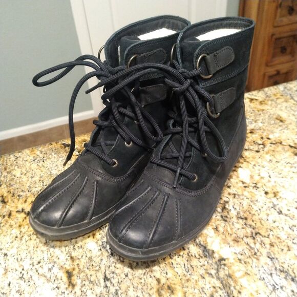 UGG Azaria Black Waterproof Suede Lace Up Leather Winter Boots 1017380 Women's 7 - Picture 1 of 12